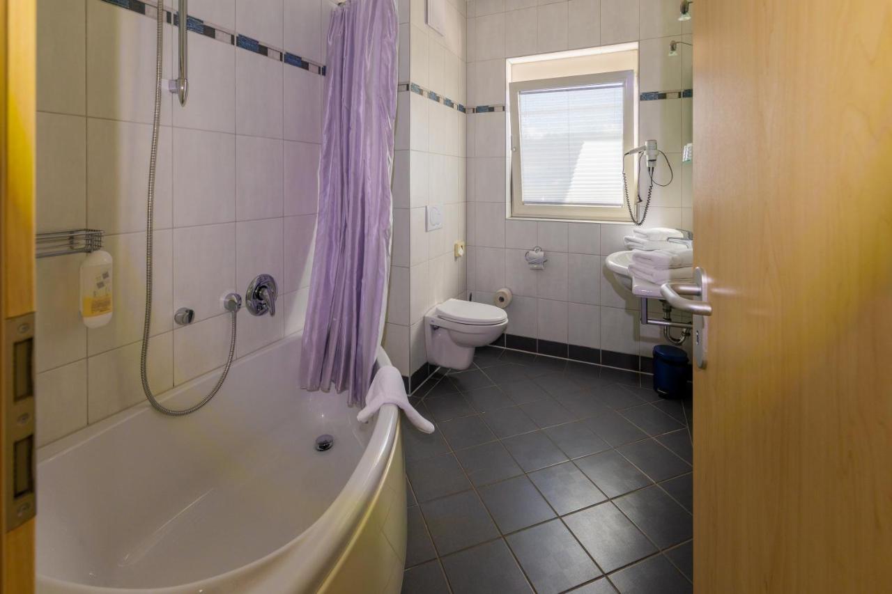 Business Vital Hotel Am Rennsteig Зуль Экстерьер фото